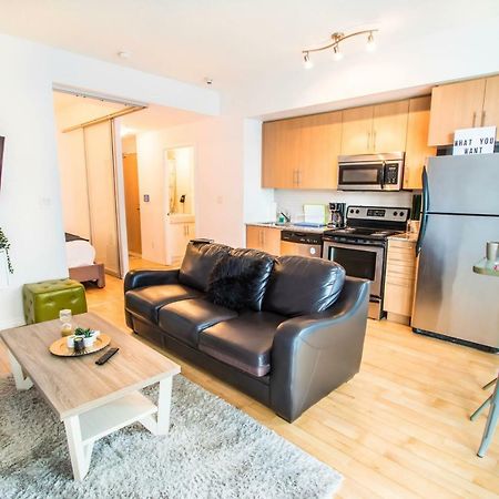 Micasa Suites - Stylish Condo In Maple Leaf Square تورونتو المظهر الخارجي الصورة