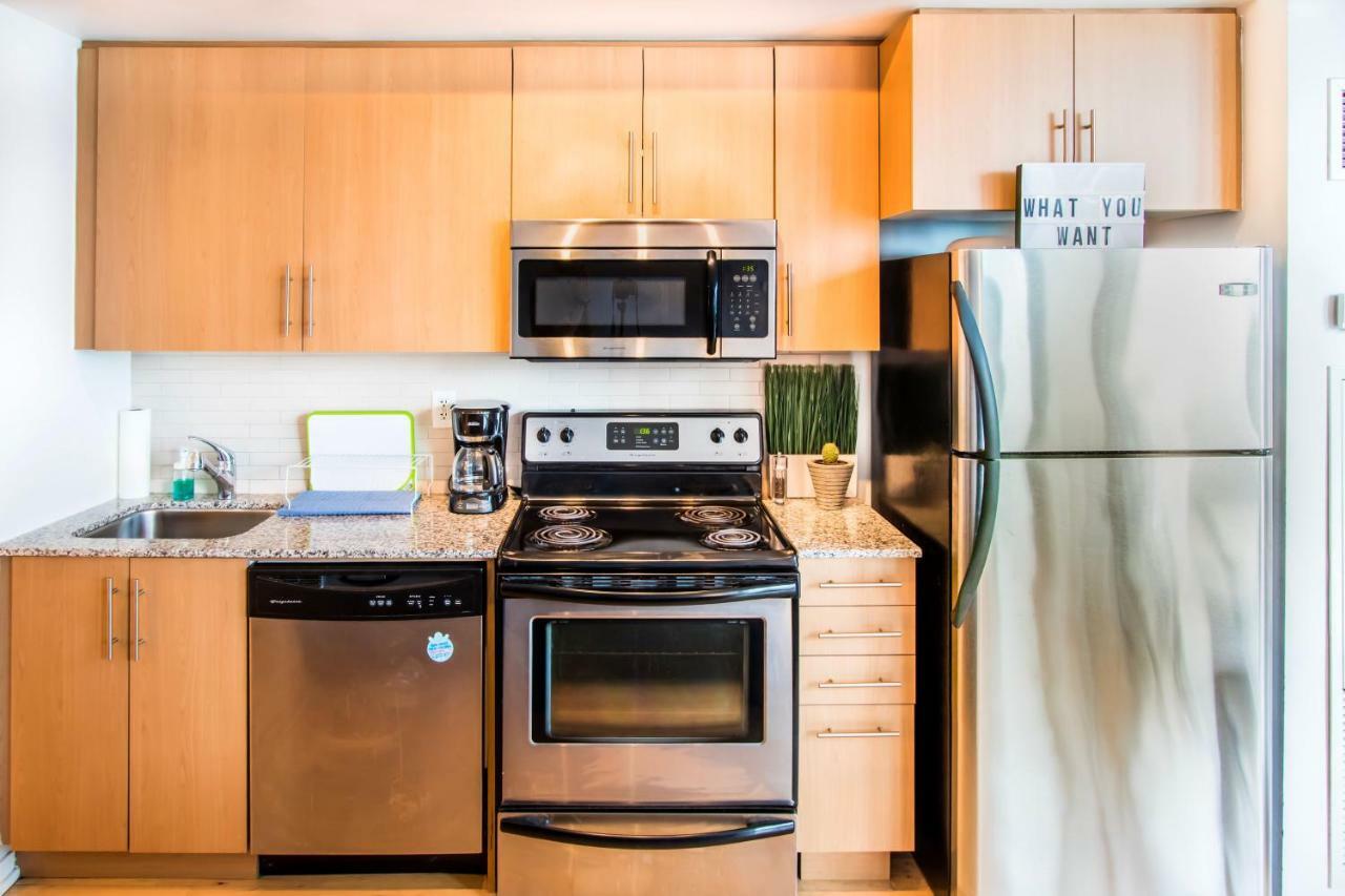 Micasa Suites - Stylish Condo In Maple Leaf Square تورونتو المظهر الخارجي الصورة